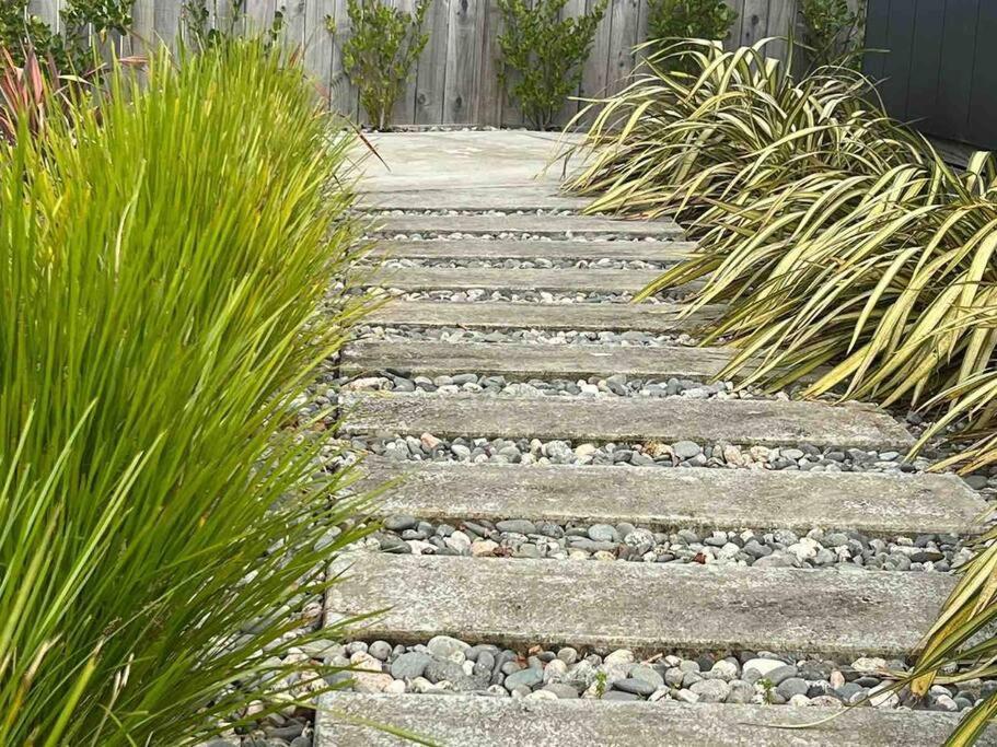 Miss Eastons Whare Villa Westport Exterior photo